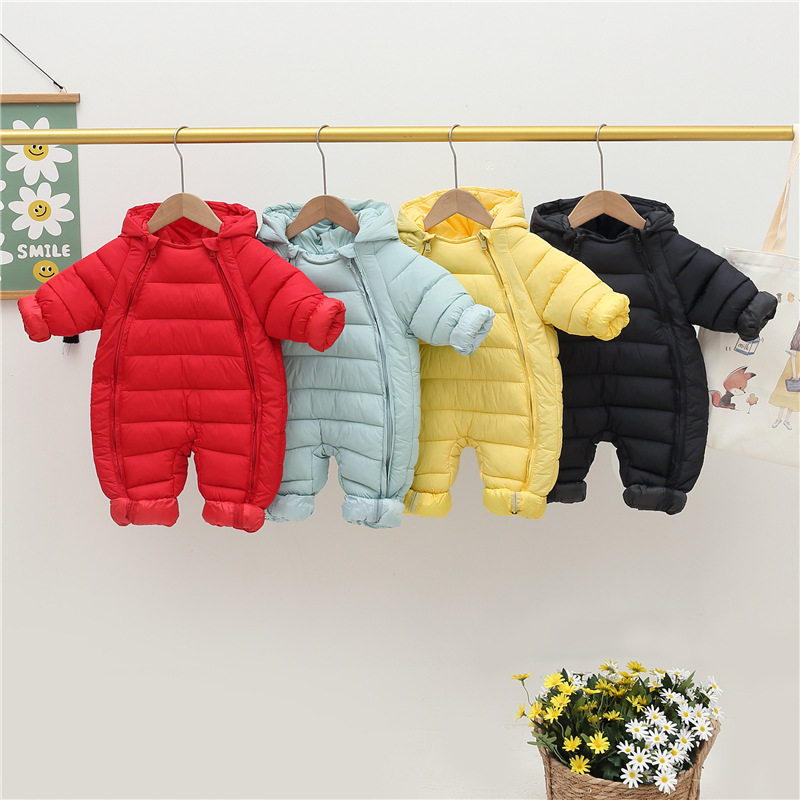 Children's winter warm down jacket to go out for early age