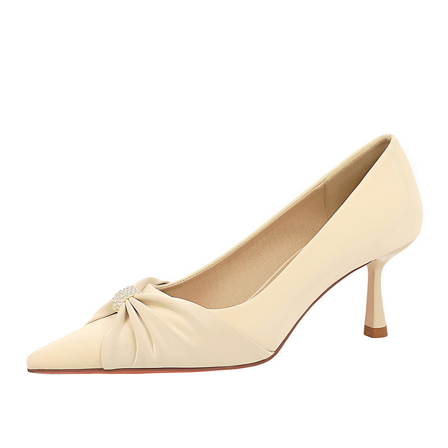 9557-3 European and American Banquet Style High Heels Women's Bow Twisted Flower Pearl Pointed Shallow Mouth One Foot Stepping Single Shoes Women