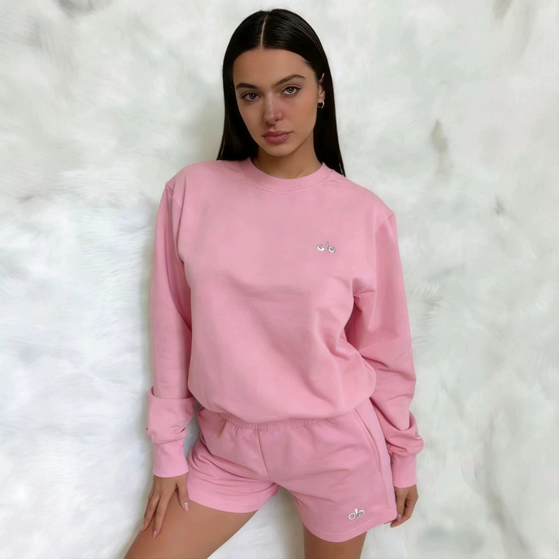 New spring and autumn in-stock long-sleeve sweatshirt and shorts sports set with reflective letter silver logo, multi-color long-sleeve round-neck sweatshirt New spring and autumn in-stock long-sleeve sweatshirt and shorts sports set with reflective letter silver logo, multi-color long-sleeve round-neck sweatshirt