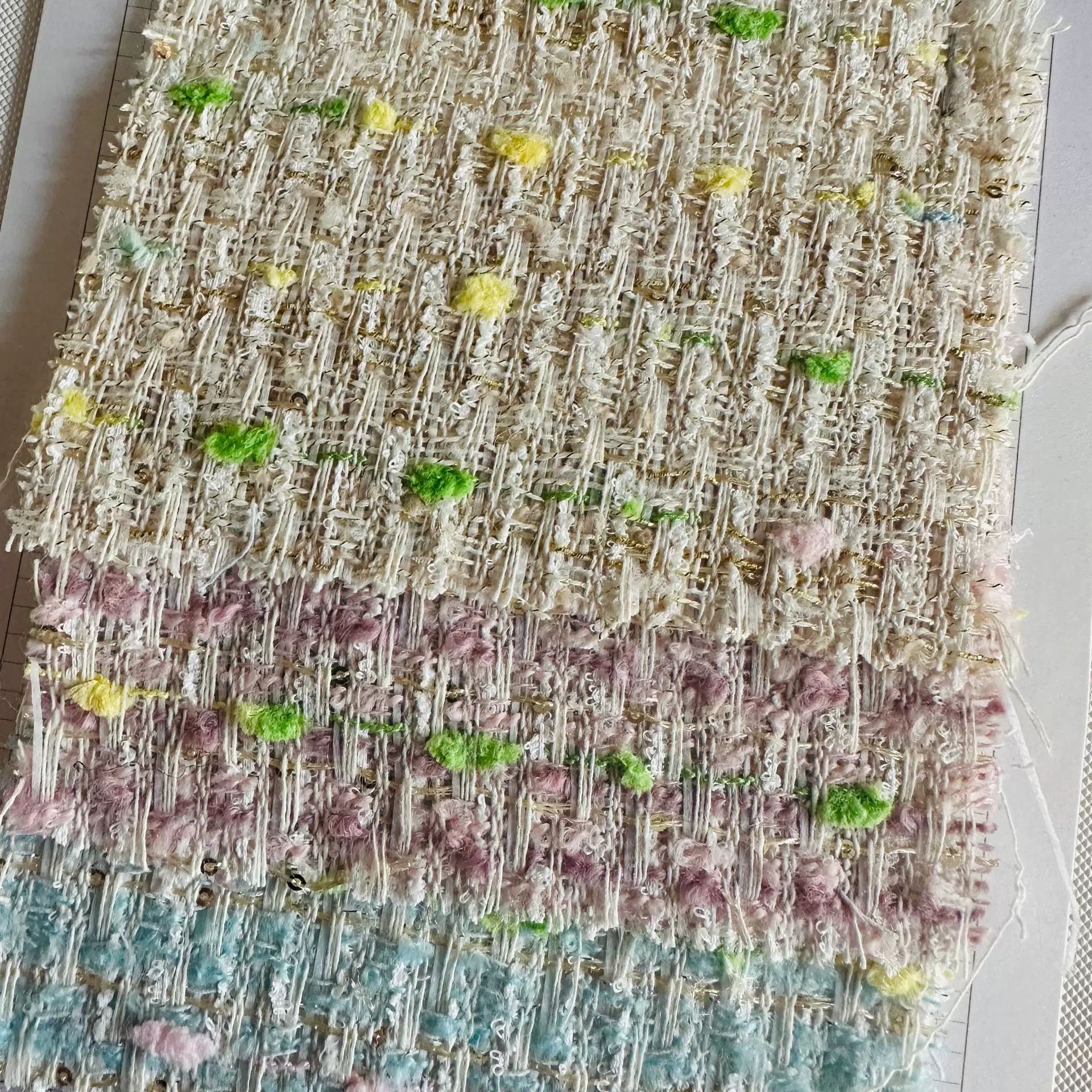 棉毛混纺色织彩点毛球粗纱金丝编织提花小香风粗花呢套装沙发面料