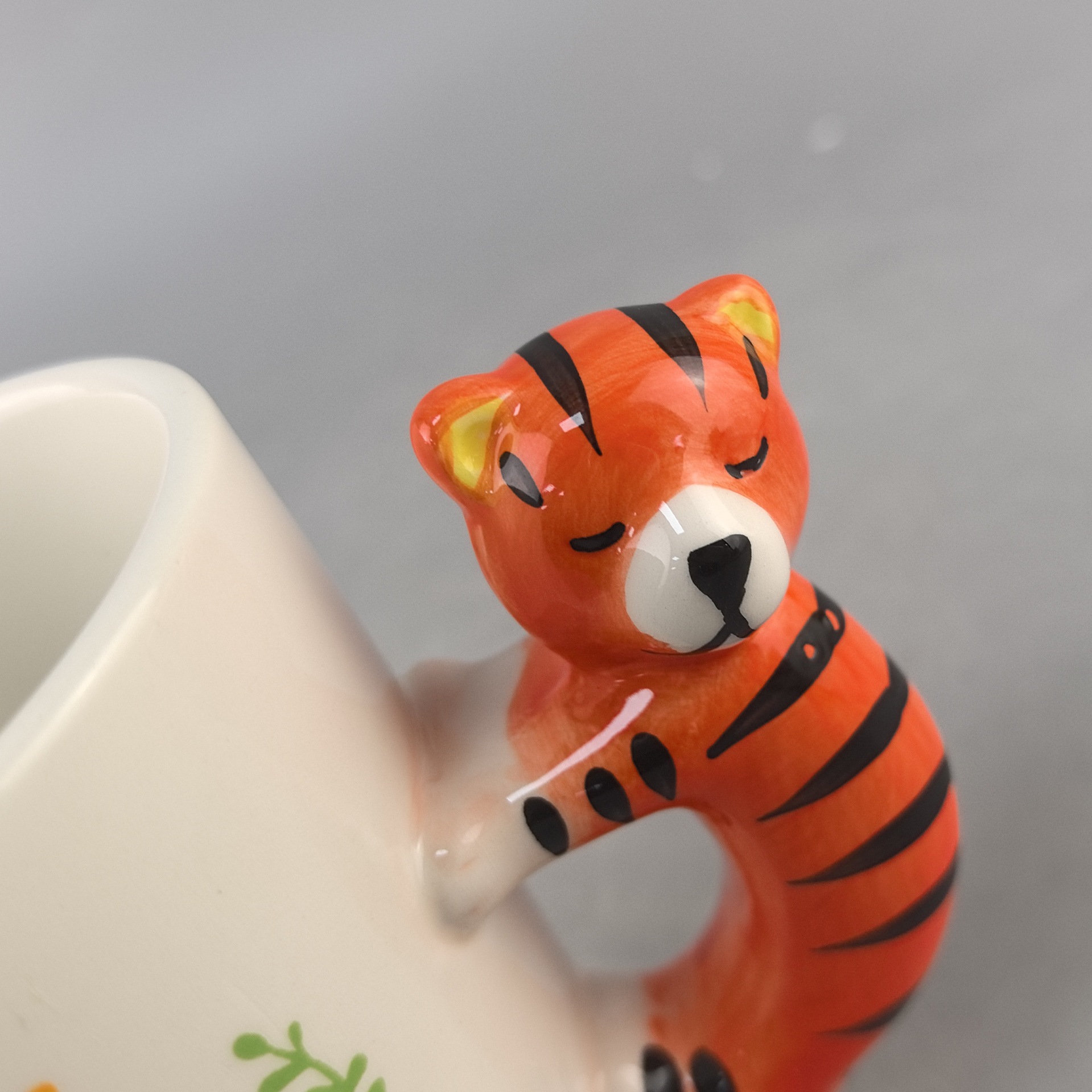 Inventario creativo de cerámica adorable tigre pequeño taza de cerámica de animación taza de cerámica de oficina
