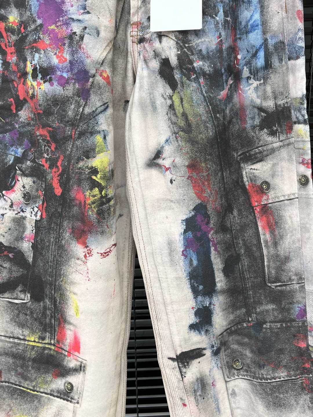 Streetwear Distressed Denim Pants – Oversized High-Waisted Wide-Leg Jeans With 3D Print Graffiti & Splatter Paint Design_ecoleips.com