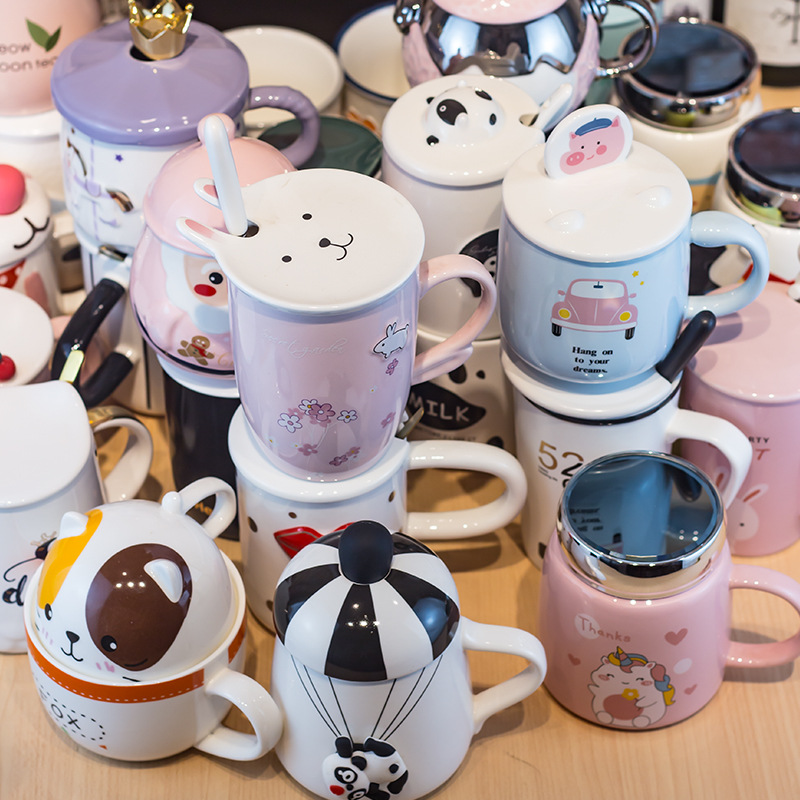 Cada 5 Yuan taza de cerámica taza de liquidación cantidad de stock no es mucho taza de café taza de agua taza de dibujos animados taza de desayuno