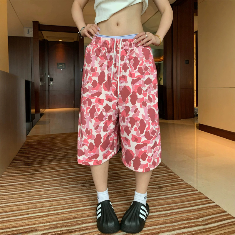 American-style street pink camouflage elastic waist wide-leg cropped pants, summer loose-fitting versatile casual sports shorts American-style street pink camouflage elastic waist wide-leg cropped pants, summer loose-fitting versatile casual sports shorts