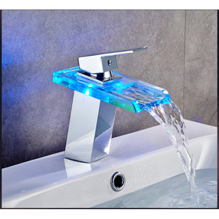 �ؿ���ɫLED�l�ⲣ��ˮ���^ �����ٲ�����̨�������ˮˮ���^�S��