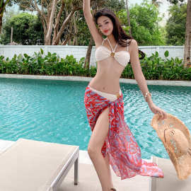 海岛度假性感挂脖比基尼分体三件套带披纱小胸聚拢温泉拍照泳衣女