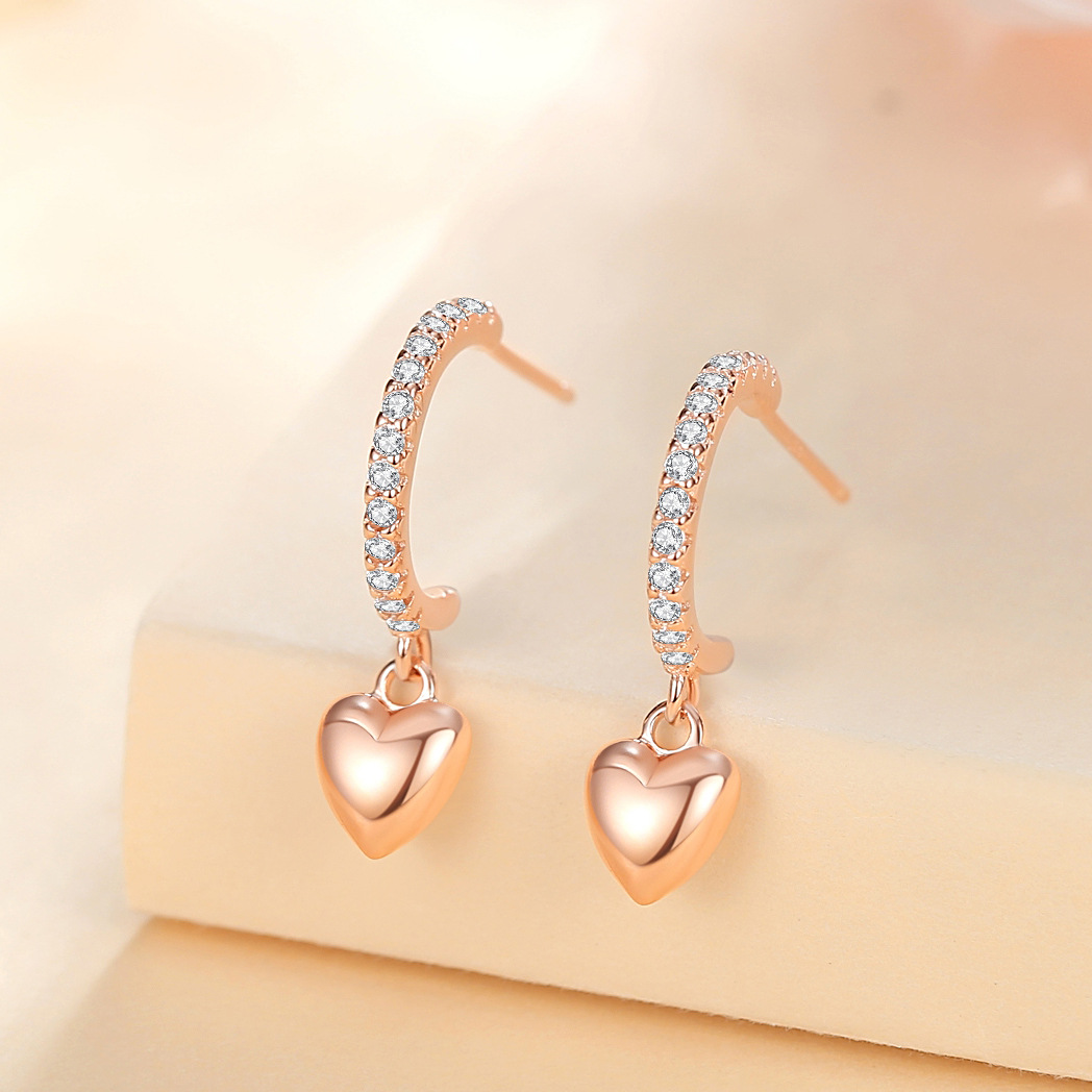 Aretes de amor 925 plata viento frío lleno de diamantes moda en forma de corazón pendientes de lujo ligero personalidad nicho 9 pendientes de sentido avanzado
