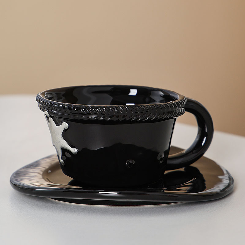 Taza y plato de color estrella negro