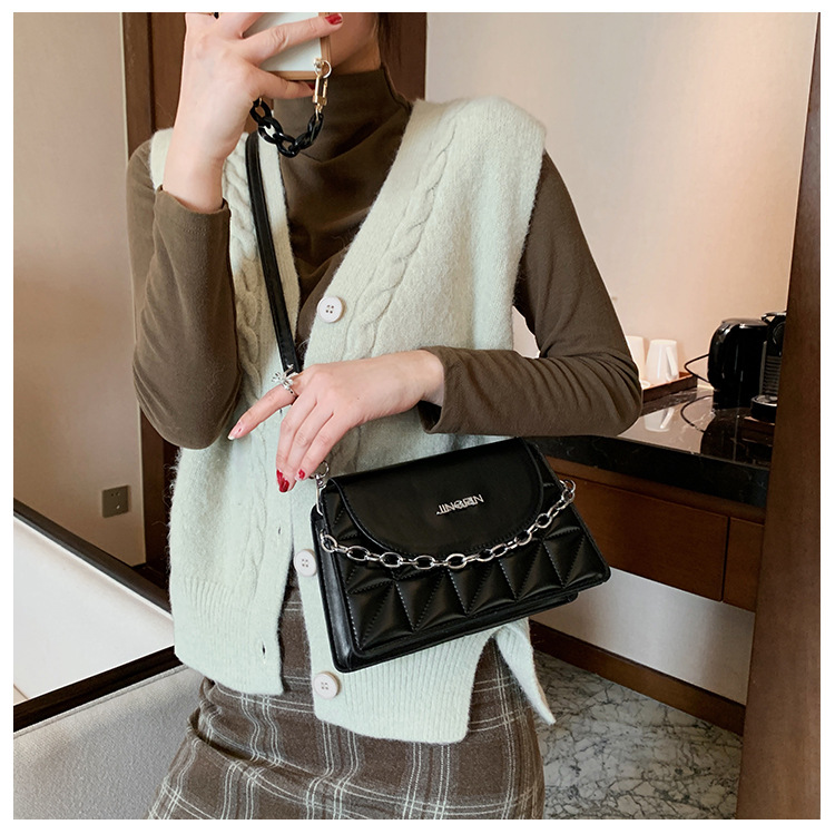 Fashion Casual Chain Single Shoulder Messenger Bag display picture 9