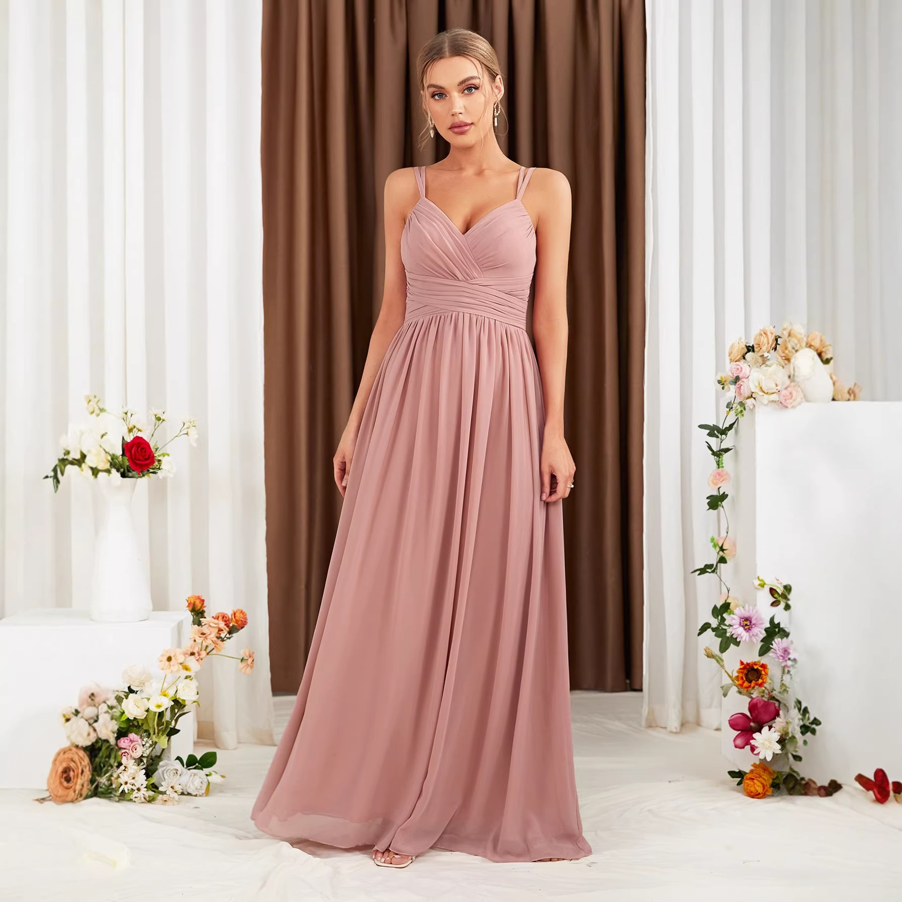 2026 nuevo comercio exterior transfronterizo ropa de noche temperamento de color sólido vestido de fiesta plegado vestido largo