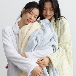 ���۶䷭�I�ӽq�Ӻ�˯�»��A�ů���m�_�����b�ڴ��⴩�Ҿӷ�Ů