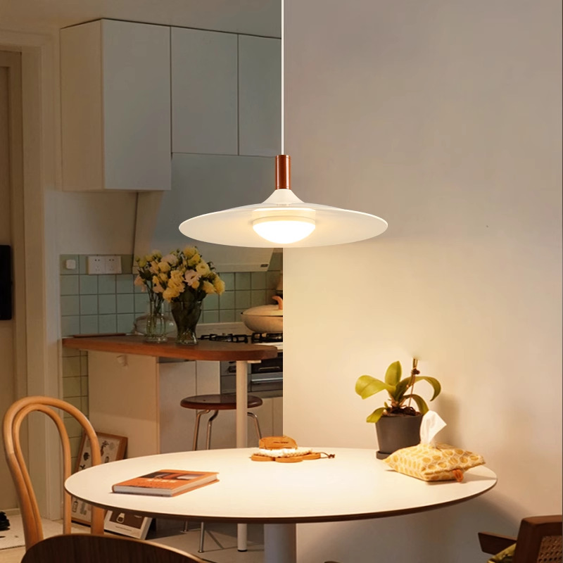 Candelabro de comedor estilo crema francés mesa de comedor simple barra de bar lámpara de OVNI habitación de nogal habitación junto a la cama lámpara de araña pequeña