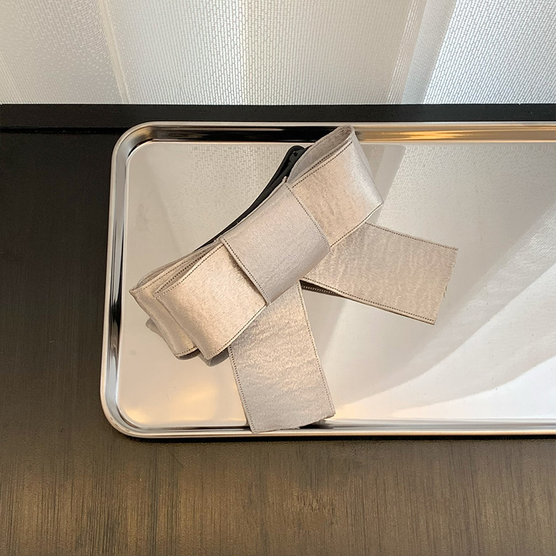 ¡Insfeng Silver es un artefacto mágico de tejido de cabello de la parte de la mano! Cabezas de cabello trenzadas de arco de cabello de cable telefónico