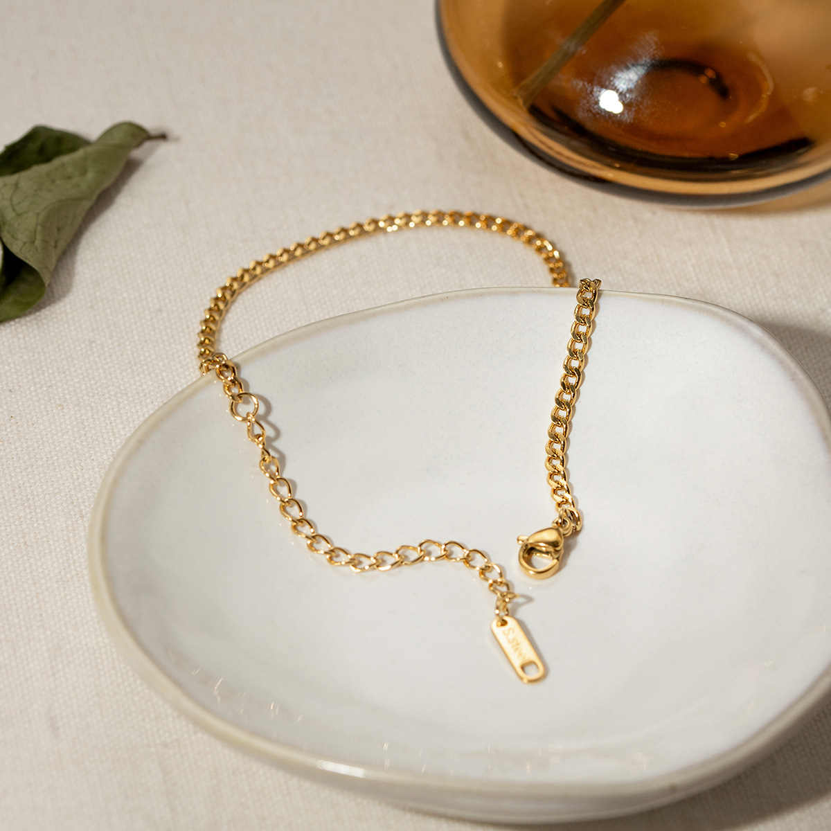 Europa y los Estados Unidos transfronterizos INS estilo clásico refinado simple 18 quilates oro acero inoxidable Cuba 3mm ancho joyería tobillaría al por mayor mujer
