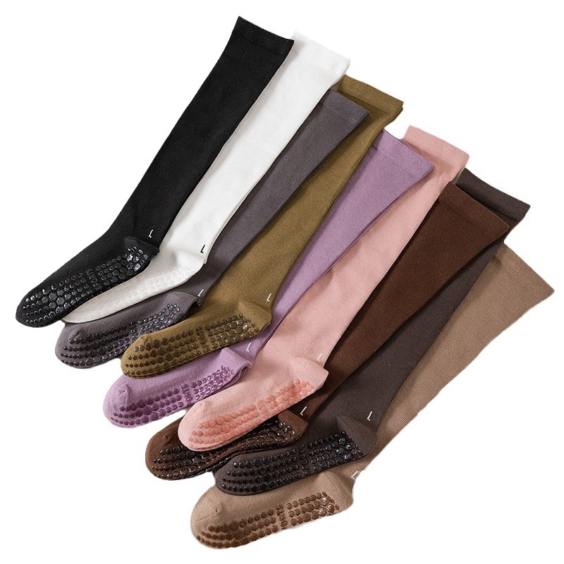 圧力の靴下の子供のヨガの靴下の高い筒の綿の純色のふくらはぎの靴下の卸売りのフィットネスのダンスの滑り止めのプラティのストッキング