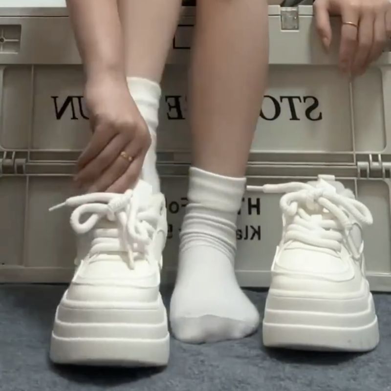 Baskets blanches haut de gamme pour femmes, chaussures d'étudiant polyvalentes à semelle plateforme de grande valeur, printemps-automne 2025_voghion.com