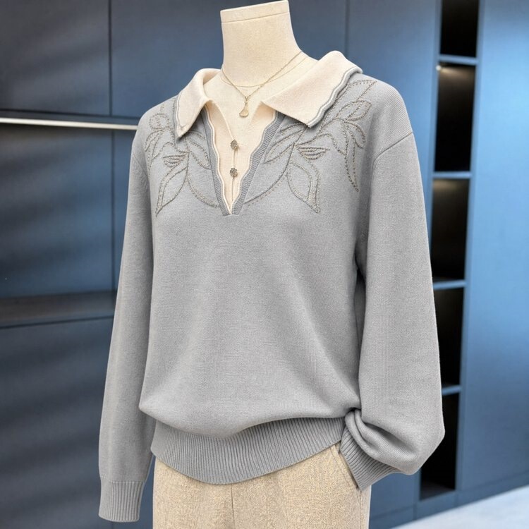 Middle-aged women's knitted sweater, faux two-piece, color-blocked, with rhinestone embellished collar and embroidery, loose fit, plus size, long-sleeved pullover top for mothers