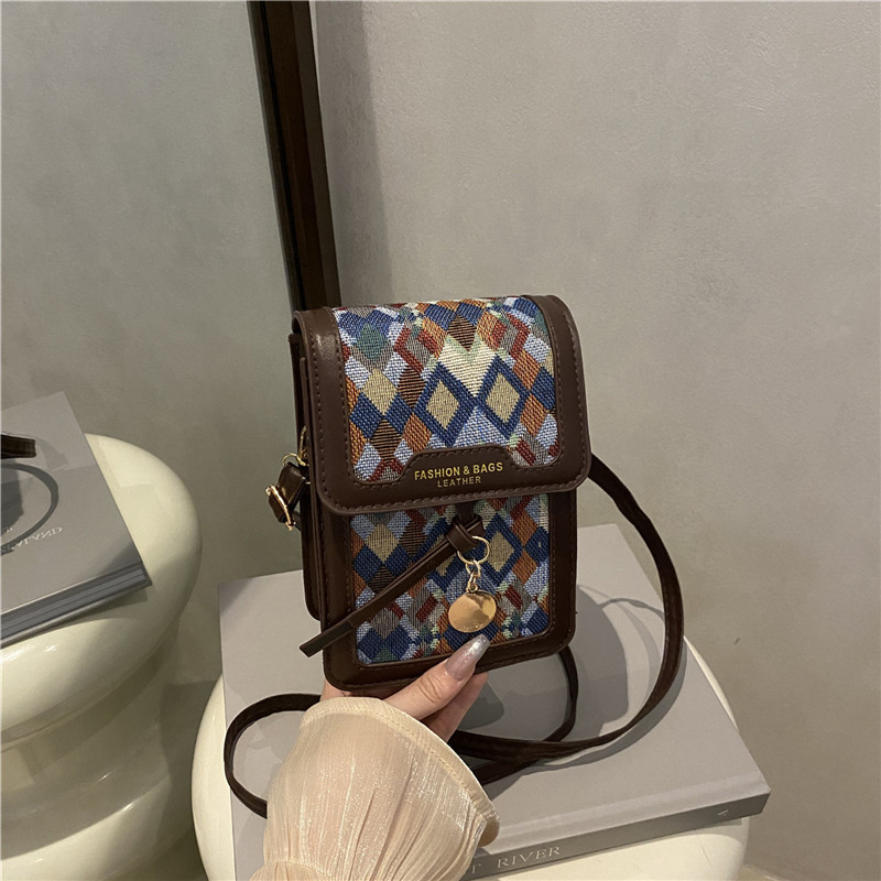 高级感小众包包女2025新款复古斜挎包小方包法式小众单肩斜挎包女|undefined