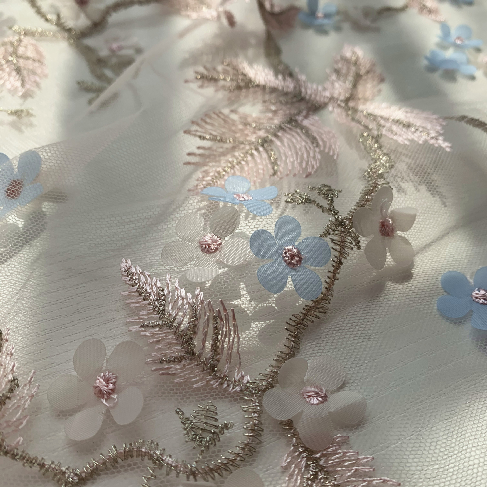 Malla bordada láser bordado tridimensional pequeña flor malla poliéster malla bordada de los niños ropa mantel Hanfu Lolita tela