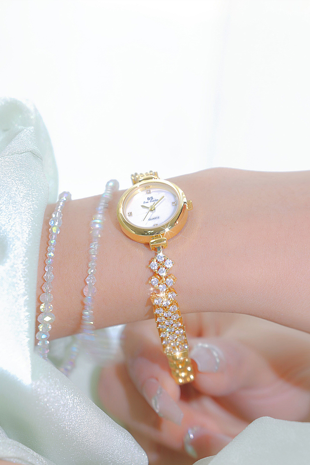 35g Weight Tempered Glass Mirror Material Alloy Strap Material Watch Classification Pointer Display Type Jewelry Buckle Buckle Style Round Dial Shape Holiday, Daily Occasion Quartz Movement Solid Color Pattern All Seasons Season Women's Gender Retro, Classic Style Style Retro Classic Style Solid Color Jewelry Buckle Quartz Watch 10