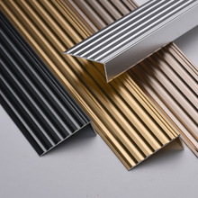 �X�Ͻ���ݷ����l�Ӻ�L��̤�����l����ʯ̨�A���ٴɴu��߅�b�E18