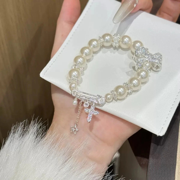 Retro elegant bracelet with zircon with bow pearl