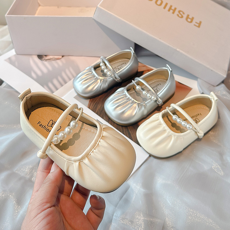 Girls Small Leather Shoes 2025 Spring and Summer New Children's Slip-on Pea Shoes Cute Pearl Middle and Large Children's Small Single Shoes