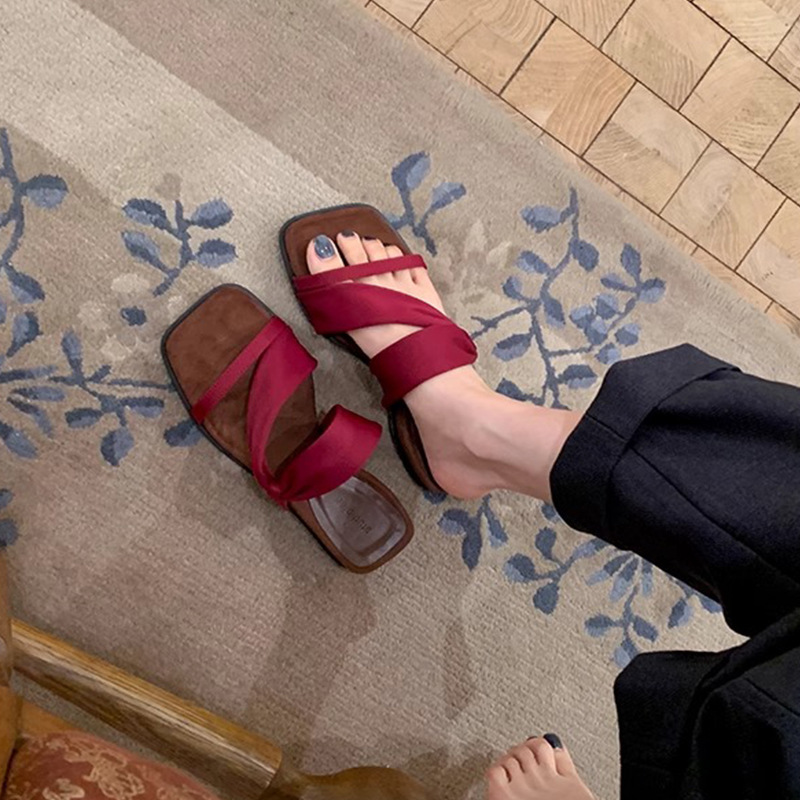 빨간색