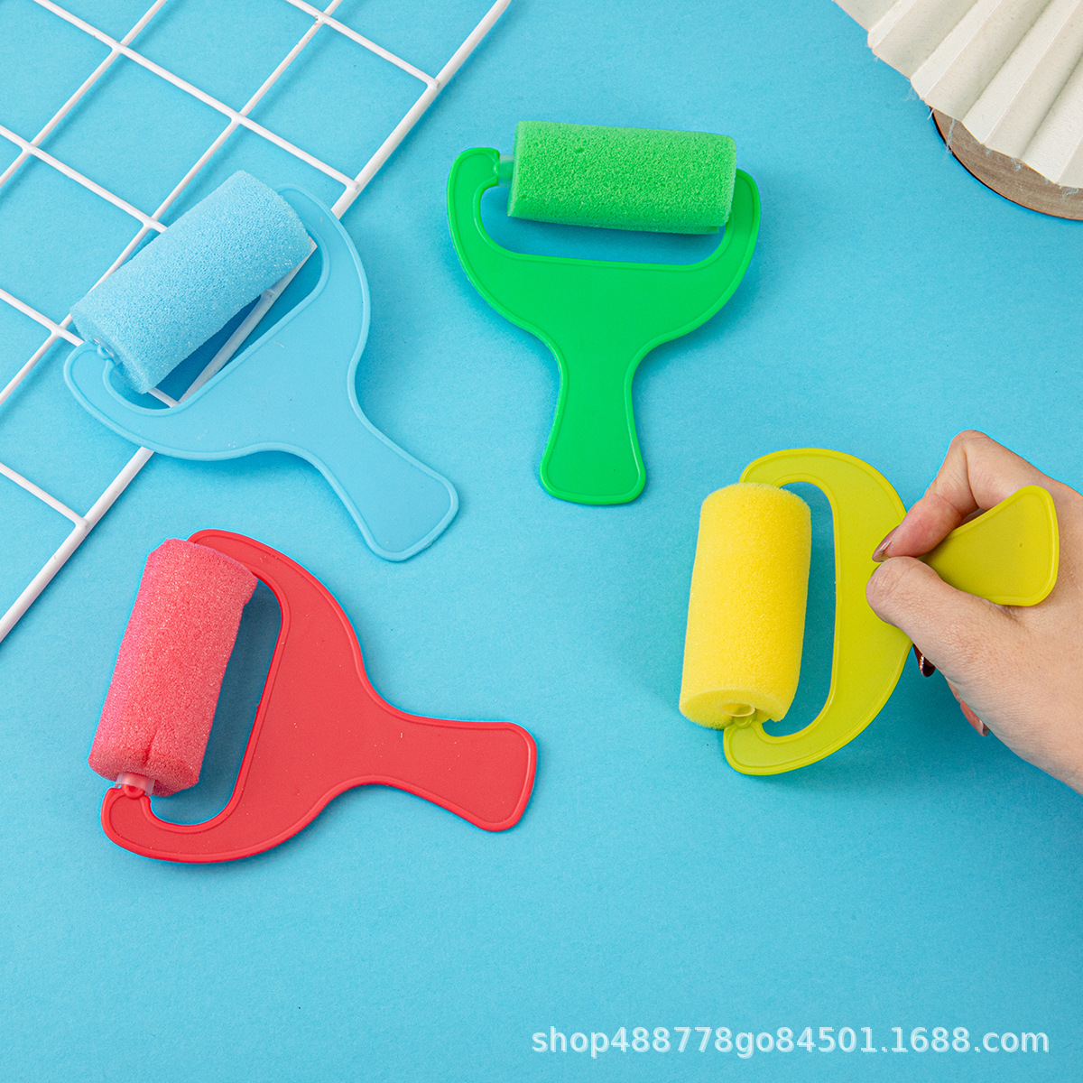 Pintura al por mayor juguetes de esponja tirachinas grandes rodillos de cepillo de esponja rodillo de color de cuatro colores herramientas de frotamiento de graffiti