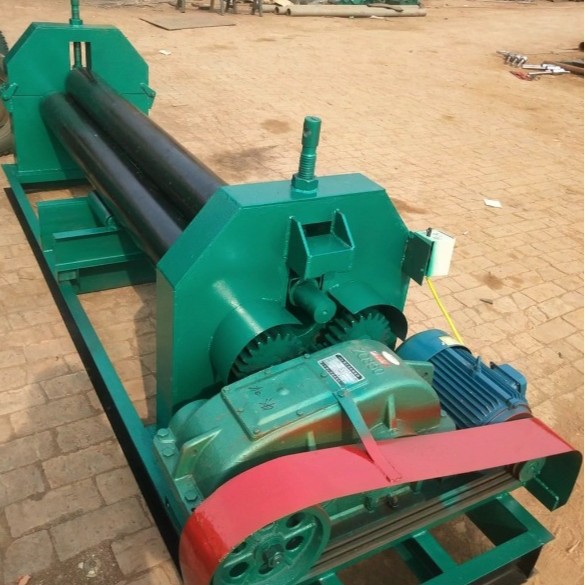 La máquina de enrollamiento se divide en mecánica e hidráulica, la máquina de enrollamiento mecánico es para acero al carbono, acero inoxidable,