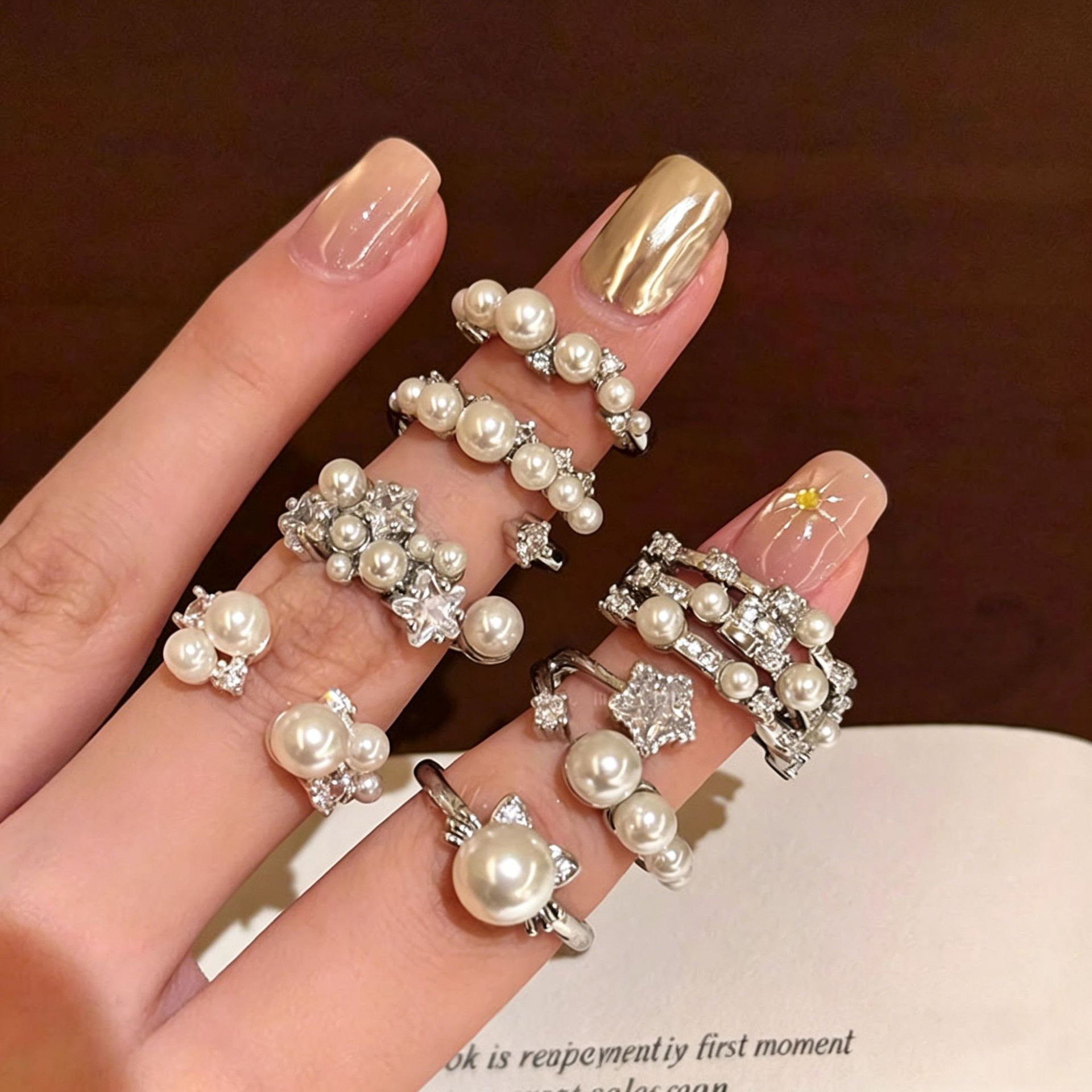 European and American Style Simple Layered Pearl Rings for Women, Unique Design, Versatile and Fashionable, Adjustable Open Rings for Women