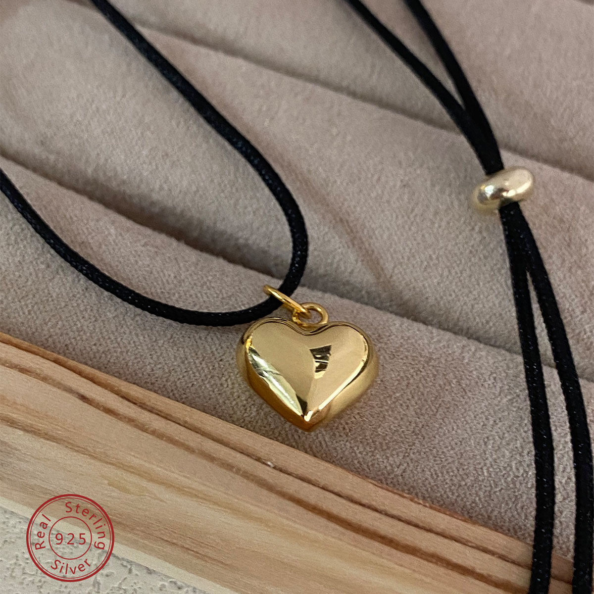 5g Weight 925 Sterling Silver Pendant Material Pendant Necklace Classification Leather Rope Chain Material 925 Sterling Silver Rope Woven Chain Plating Heart Shape Pendant Necklace