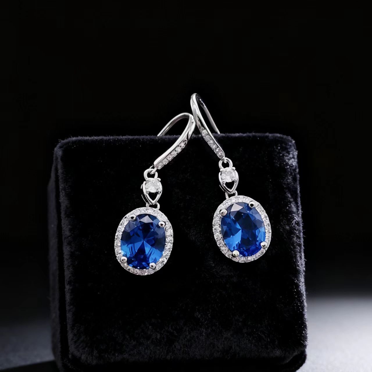 Fashion Classic Red Corundum Sapphire Long Earrings Oval Pigeon Egg Drop Earrings Micro-Encrusted with Diamonds and Gemstones