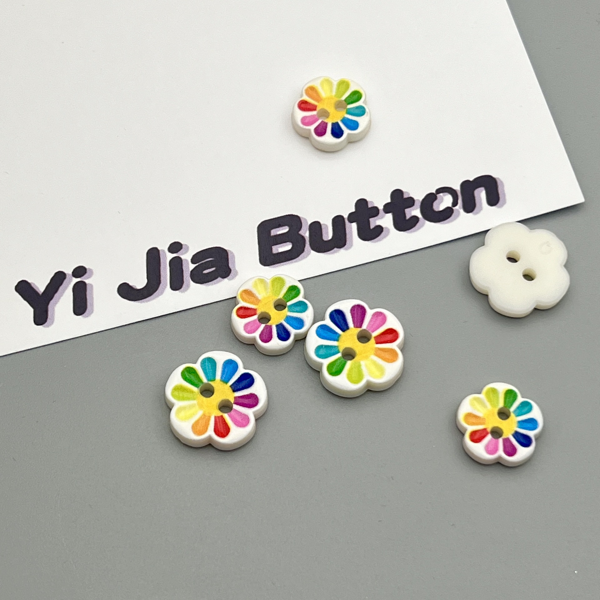 彩色花朵烤漆两眼花朵纽扣童装女装短袖毛衣针织衫百搭装饰扣子