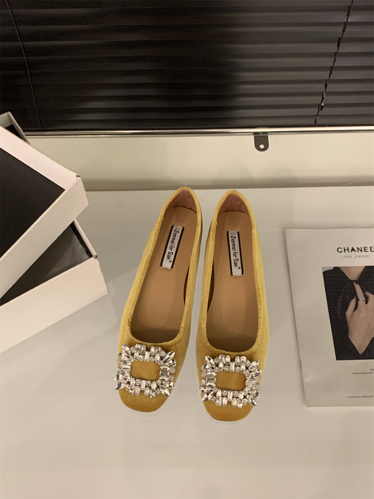 Aumentar la altura interior de suede de diamante zapatos franceses zapatos de mujer 2025 nuevos zapatos de primavera y otoño zapatos de noche zapatos de viaje negro