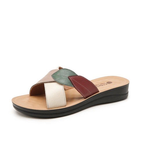 First-layer cowhide summer mom slippers for outer wear, flat-soled comfortable non-slip slippers, genuine leather middle-aged and elderly women's slippers