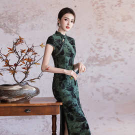 绿色旗袍妈妈中年弹力夏款新中式女夏年轻款大码改良墨绿显瘦新款