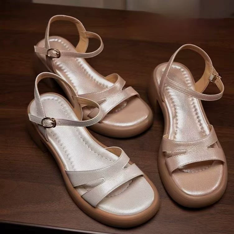 Версия из овчины ~ женские босоножки на толстой подошве летом 2025 года, новый стиль с юбками, красивые и универсальные, не утомляющие римские туфли на высоком каблуке.