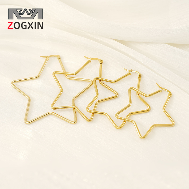Pendientes de acero inoxidable exagerados geométricos europeos y americanos transfronterizos Pendientes de estrella de cinco puntas simples y versátiles de acero de titanio chapado en oro