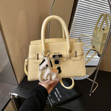 ����������Ů�羳�ٴ�2026�¿�r��б���Ůʿ����ͨ���K���P���