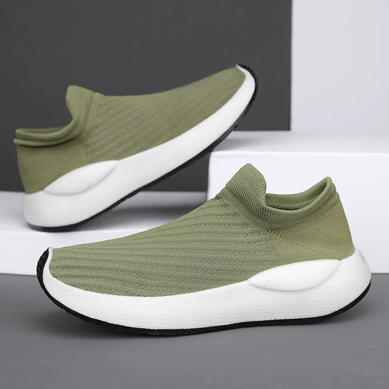 Повседневная обувь, летняя дышащая спортивная обувь для мужчин, универсальные слипоны в корейском стиле, легкие носки на мягкой подошве.