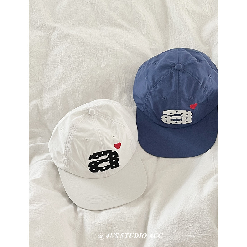 韓国のigブロガーと同じスタイルの女性用平つば野球帽、夏用、速乾性、通気性、愛の刺繍入りひさしキャップ、小顔効果|undefined