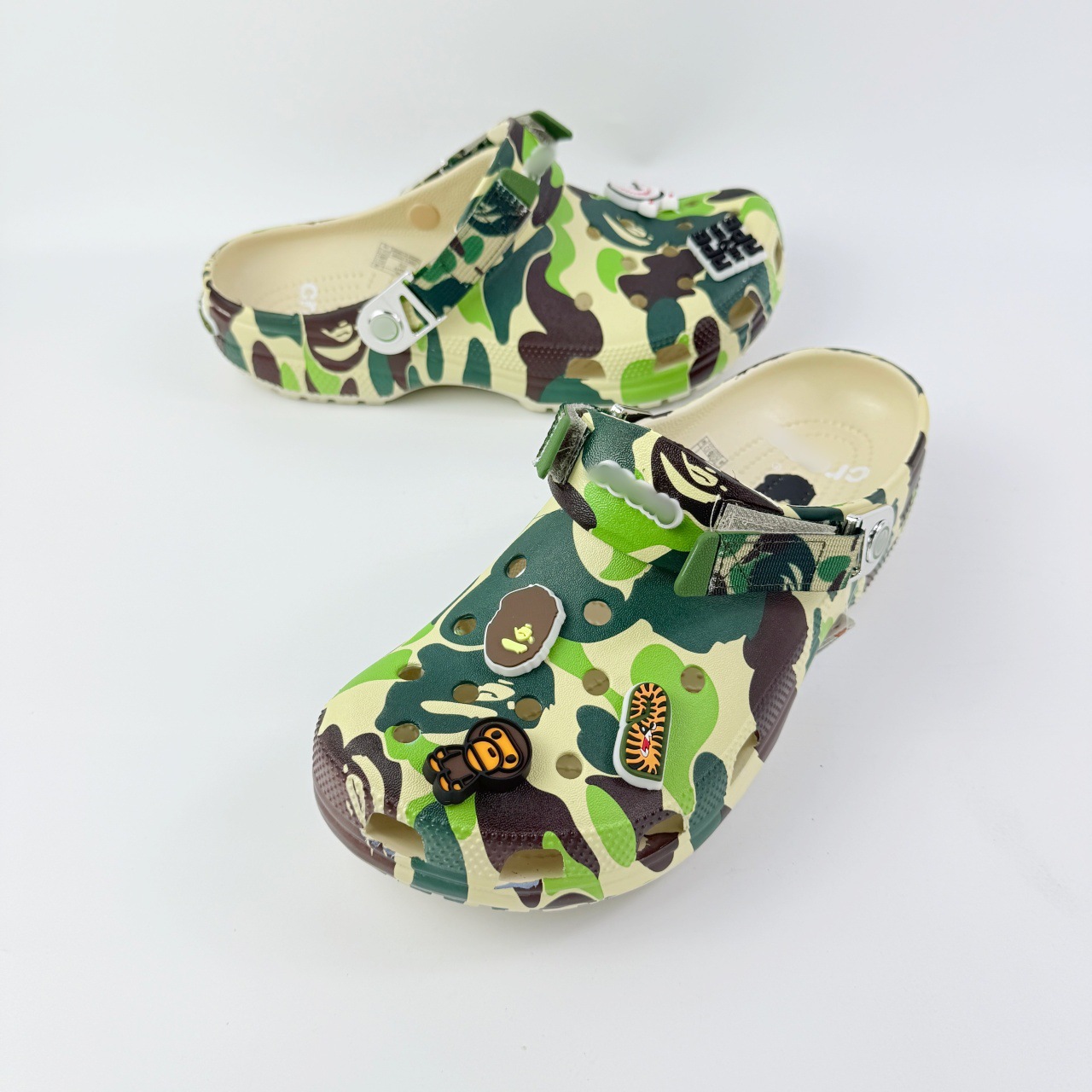 croos nuevo beep ape cabeza de adulto zapatos de agujero zapatillas frías para hombres y mujeres resbaladizas suelas suaves zapatos de playa