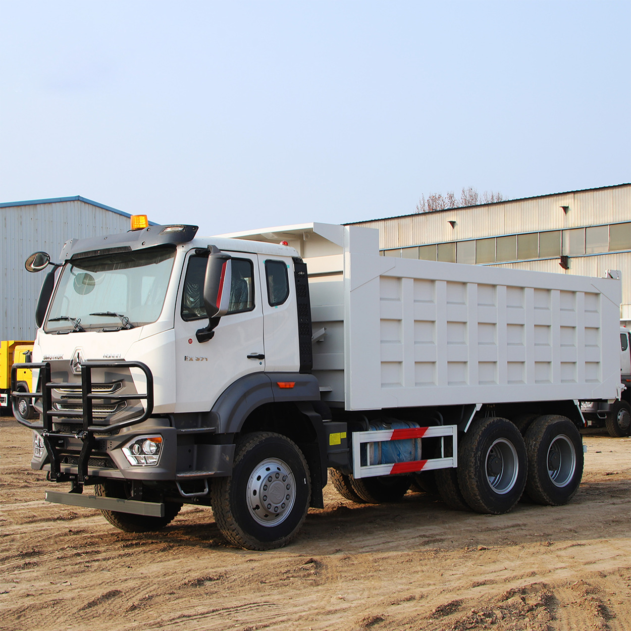 Sinotruk Howo 371 Dump Truck, Specialized Engineering Earthmoving Truck, Rear Eight-Wheel Dump Truck