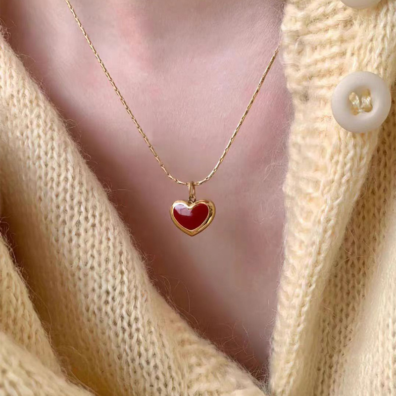 Korean style popular sweet red heart necklace elegant exquisite small titanium steel plated 18K gold all-match clavicle chain for women