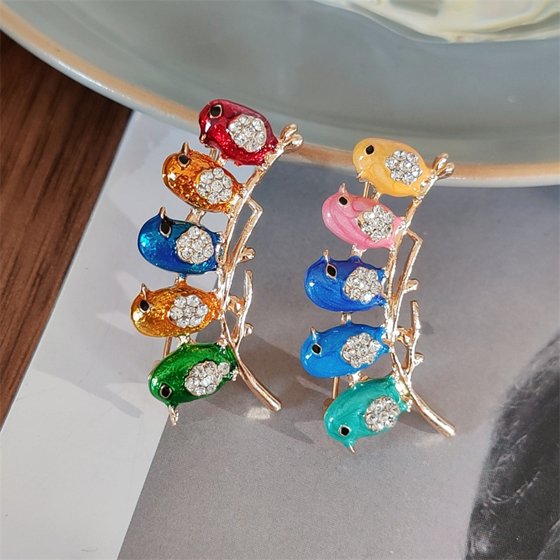 Brooches Classification Holiday, Party, Street Occasion Cute Retro Simple Style Pin Alloy Plating Inlay Zircon Women's Brooches