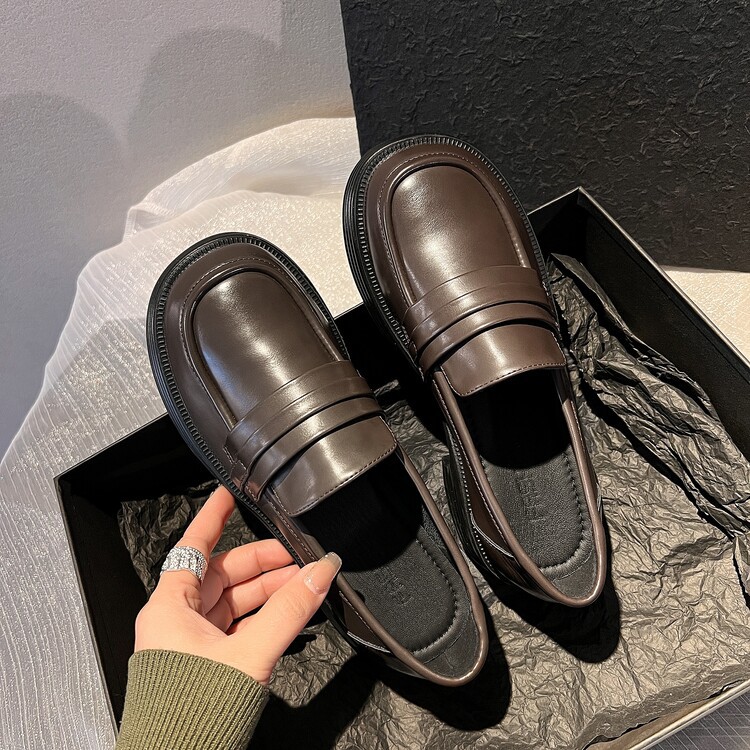 Shoes English style for leisure