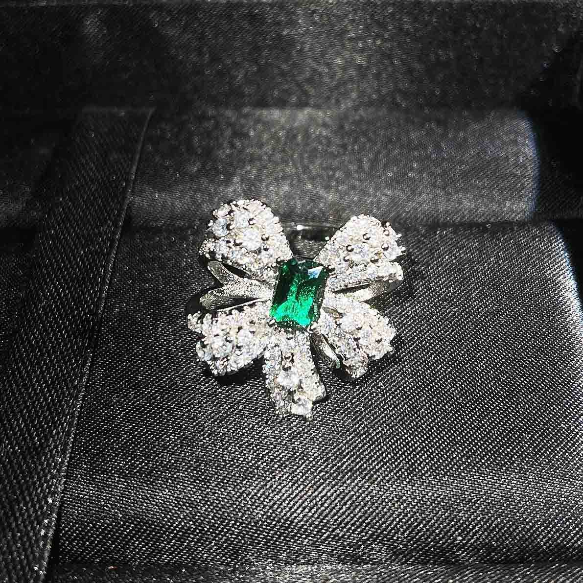 Little Red Book Recommendation Fine Jewelry Butterfly Set Imitation Natural Emerald Bow Necklace Ring Stud Earrings display picture 8