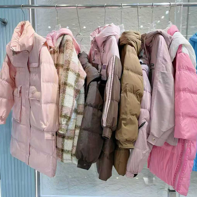 鸭25冬鸭国标90绒羽绒服保暖外套剪标尾款清货十三行女装批发货源