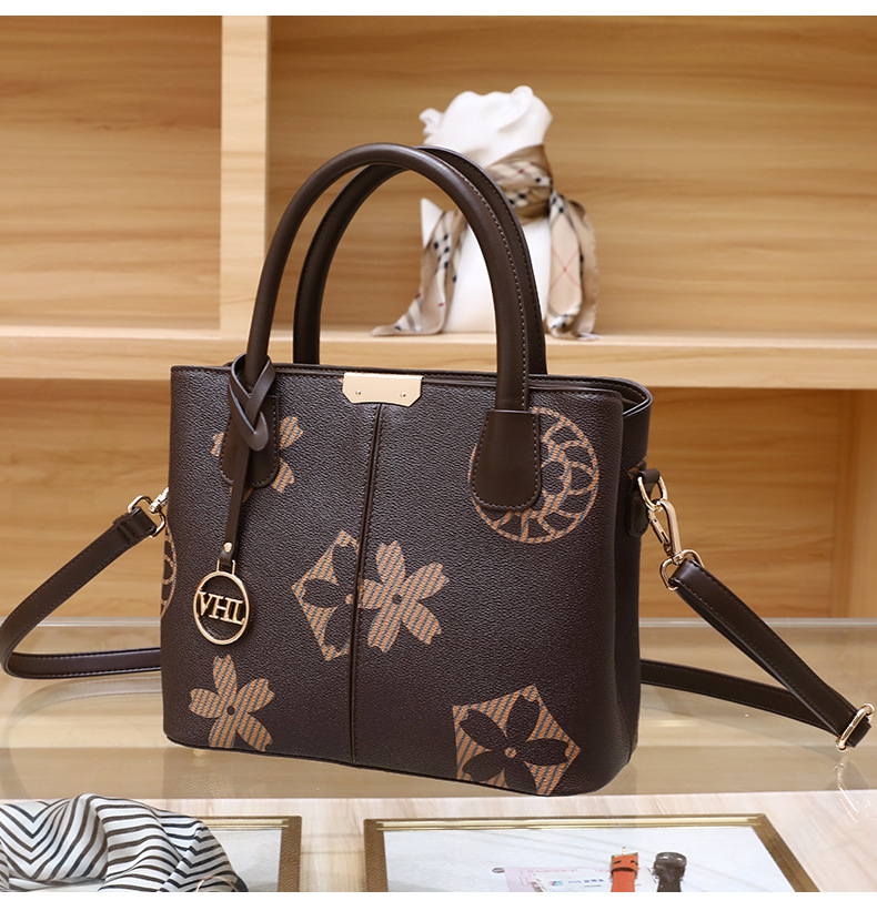 2023 New Hot Selling Love Sunday Women's Bag Versatile Printed Temperament Handbag Large Capacity Shoulder Bag_voghion.com